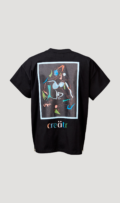 Rückansicht vom creätr T-Shirt The Materni-Tee in schwarz mit Druck Bild einer abstrakten Frau in bunten Farben